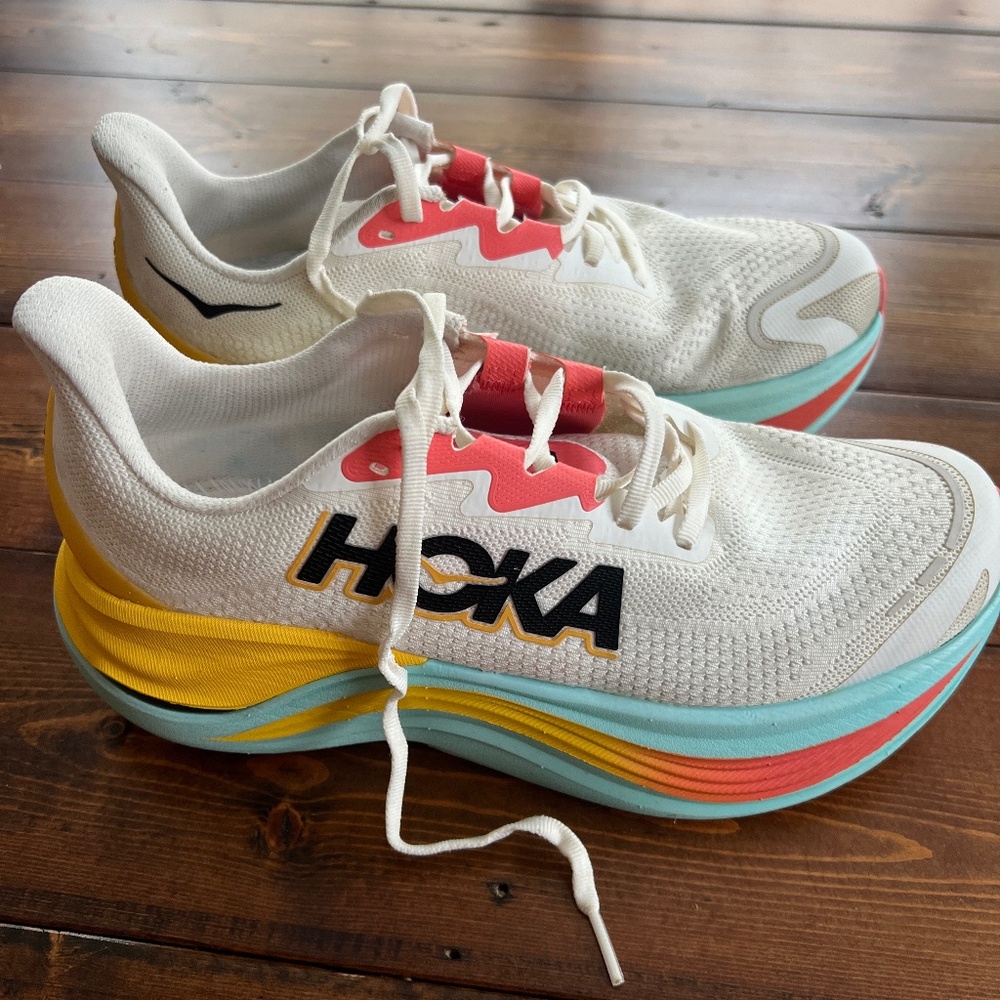 EUC Hoka Skyward X in Blanc De Blanc/Swim Day - Women's Size 9